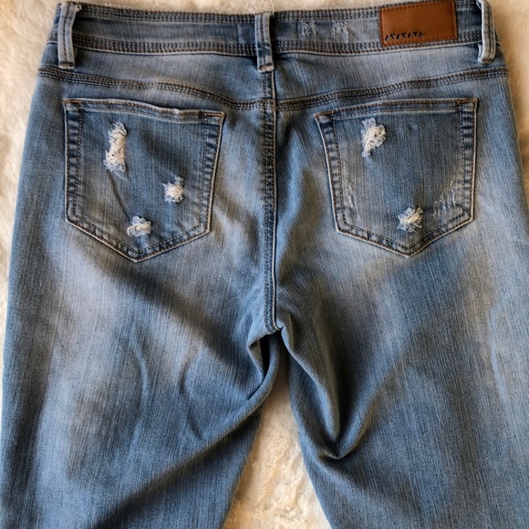 Dollhouse Distressed Jeans - Picture 2 of 7